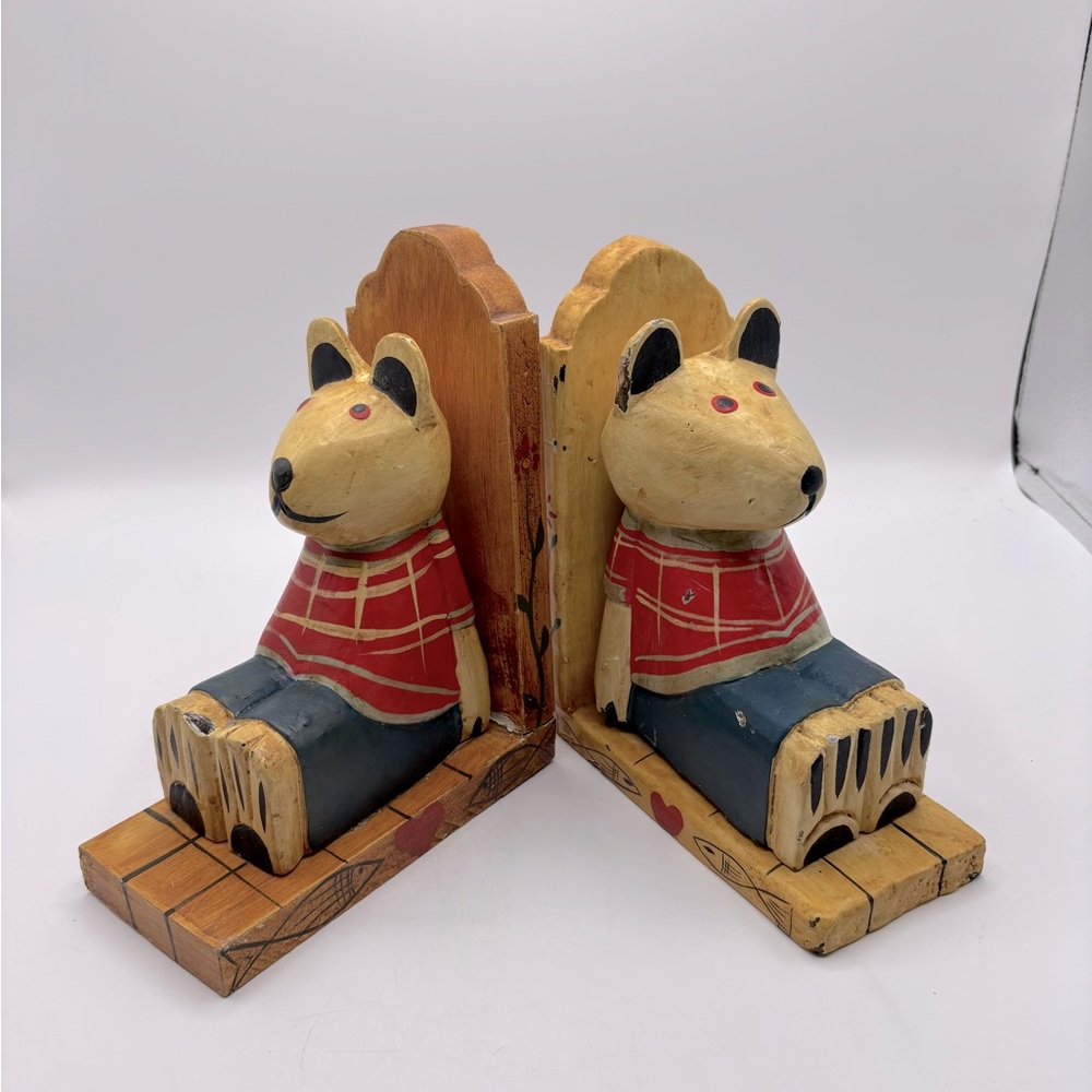 Vintage wooden World Bazaars teddy bear book ends. 8" t x 6.25 d c 3"w
